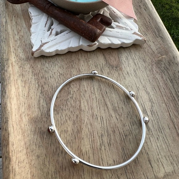 Sold - Picture 3 of 6